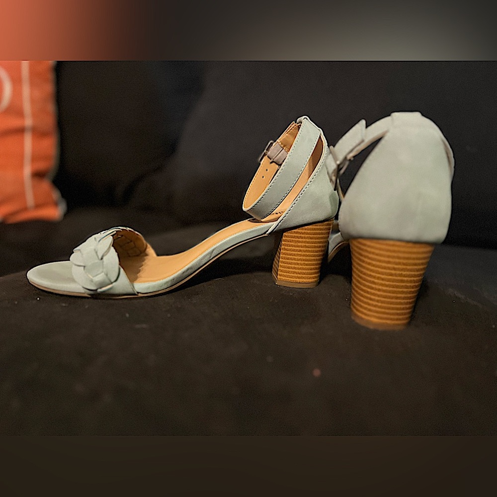 Size 9, dusty blue, heels